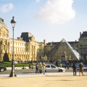 RS8929_Louvre & Pyramid 2